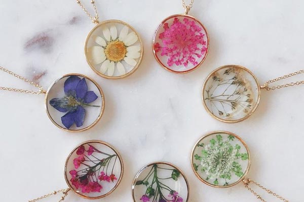 Crafting Elegance: Exploring the Art of Resin Jewelry Molds